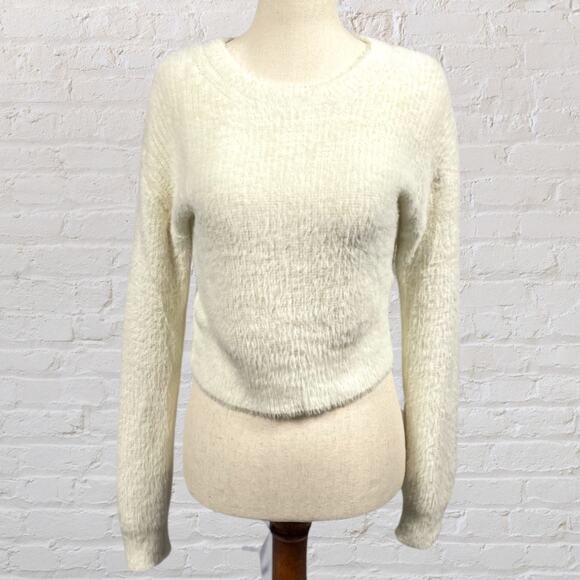 American Eagle Cropped Fuzzy Sweater S Cream Eyelash Knit Y2K Cozy - Picture 2 of 8